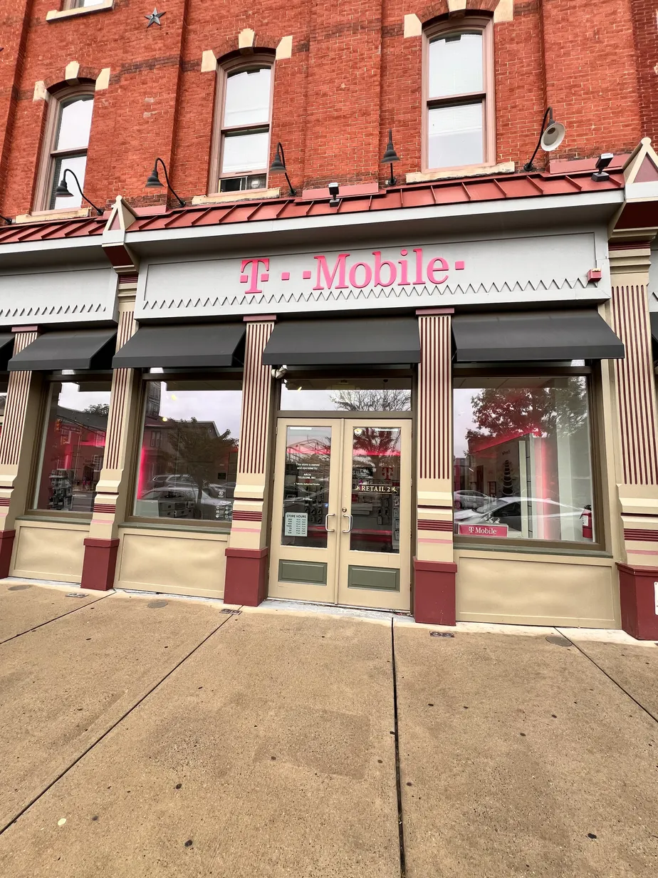  Exterior photo of T-Mobile Store at S Broad St & E Centre St, Woodbury, NJ 