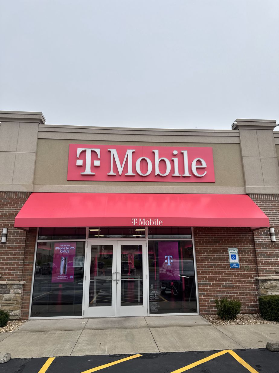 Exterior photo of T-Mobile Store at Oneonta Route 23, Oneonta, NY