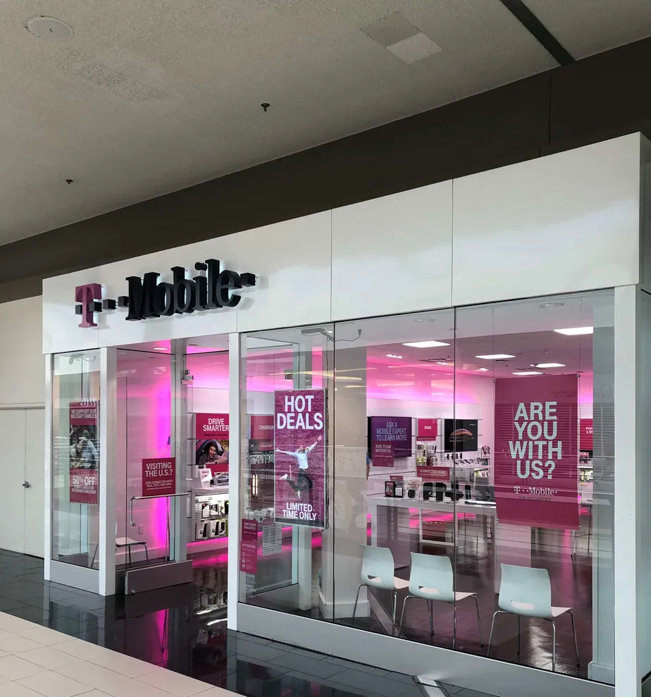 Foto del exterior de la tienda T-Mobile en Walden Galleria 3, Buffalo, NY