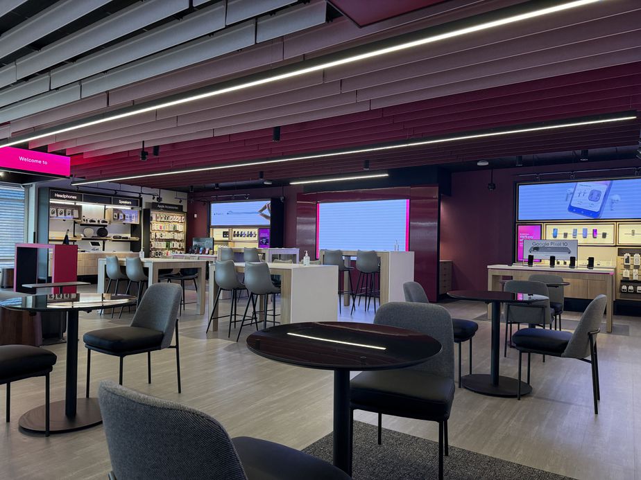  Interior photo of T-Mobile Store at South Park Blvd & South Ave, Colonial Heights, VA 