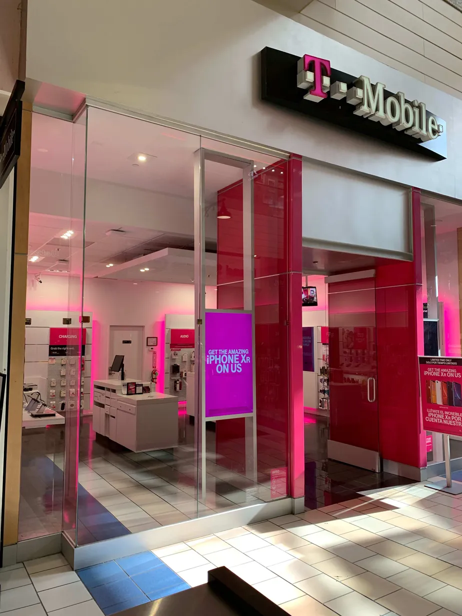 Exterior photo of T-Mobile store at Pacific View Mall, Ventura, CA