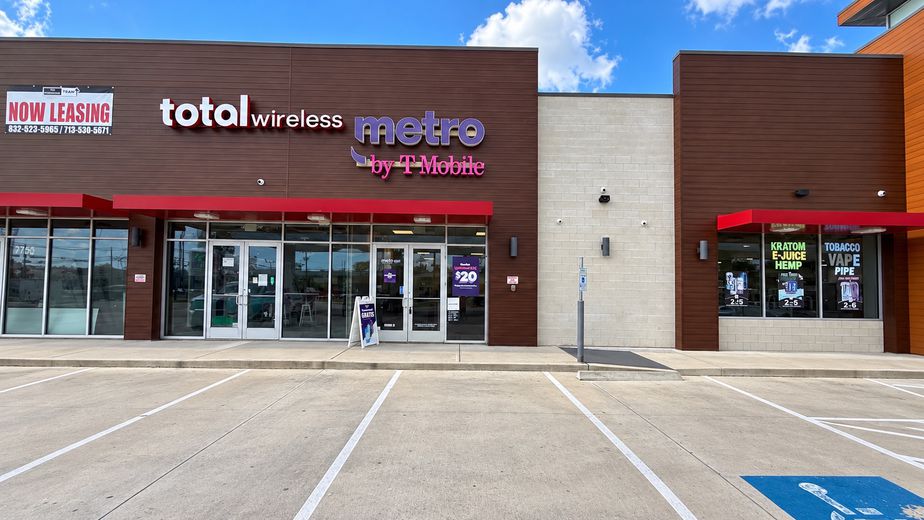 Metro by T-Mobile 7755 N Wayside DR - 7755 N Wayside DR 