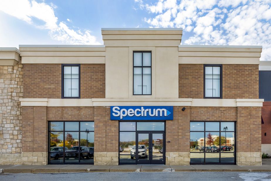 Spectrum - 16040 W Bluemound Rd 