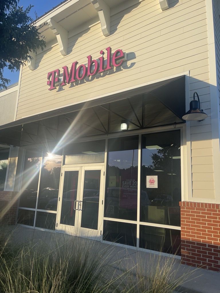Exterior photo of T-Mobile Store at Sea Island Pkwy & Airport Cir, Beaufort, SC