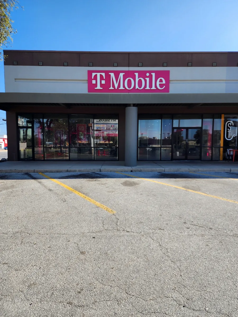  Exterior photo of T-Mobile Store at Ih-10 & De Zavala, San Antonio, TX 