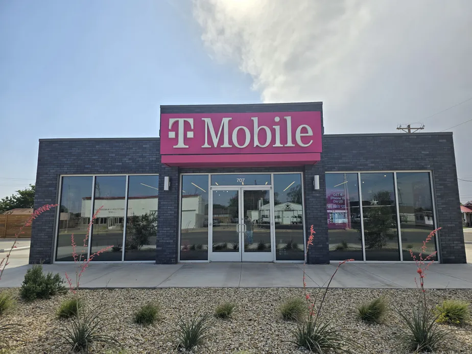 Foto del exterior de la tienda T-Mobile en Lubbock & Felt, Brownfield, TX