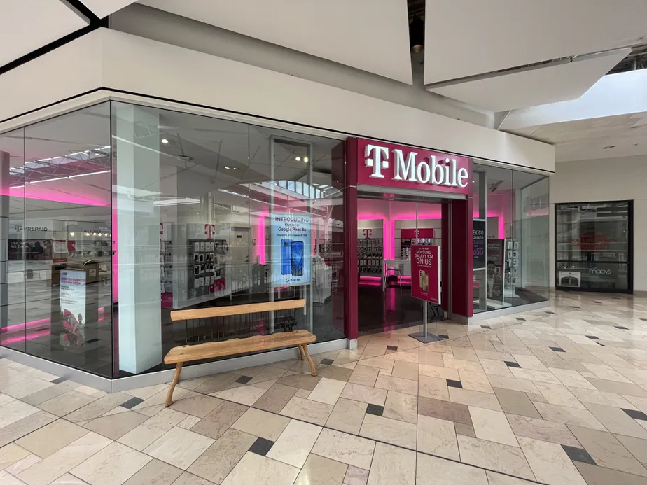  Exterior photo of T-Mobile Store at Exton Square, Exton, PA 