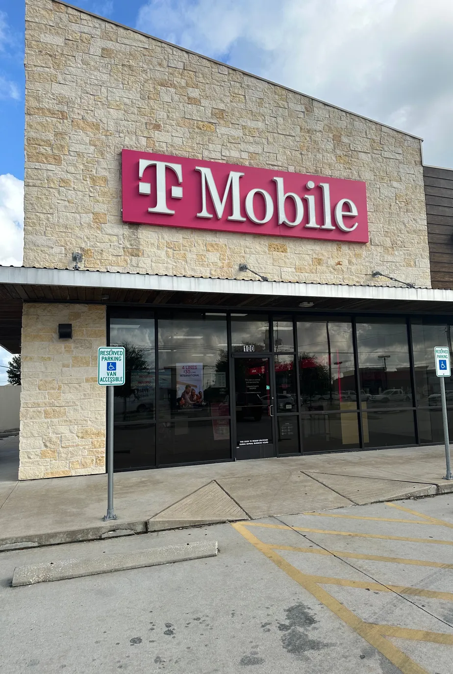  Exterior photo of T-Mobile Store at Kuykendahl Rd & Louetta Rd, Spring, TX 