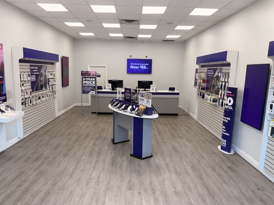 Metro by T-Mobile 652 Fulton Ave - 652 Fulton Ave
