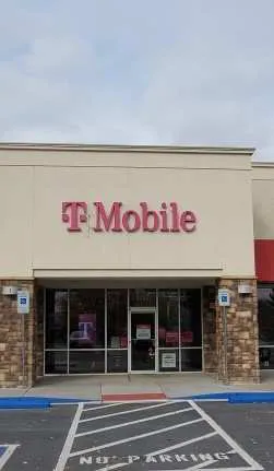 Exterior photo of T-Mobile store at Denver Ave & E Eisenhower Blvd, Loveland, CO