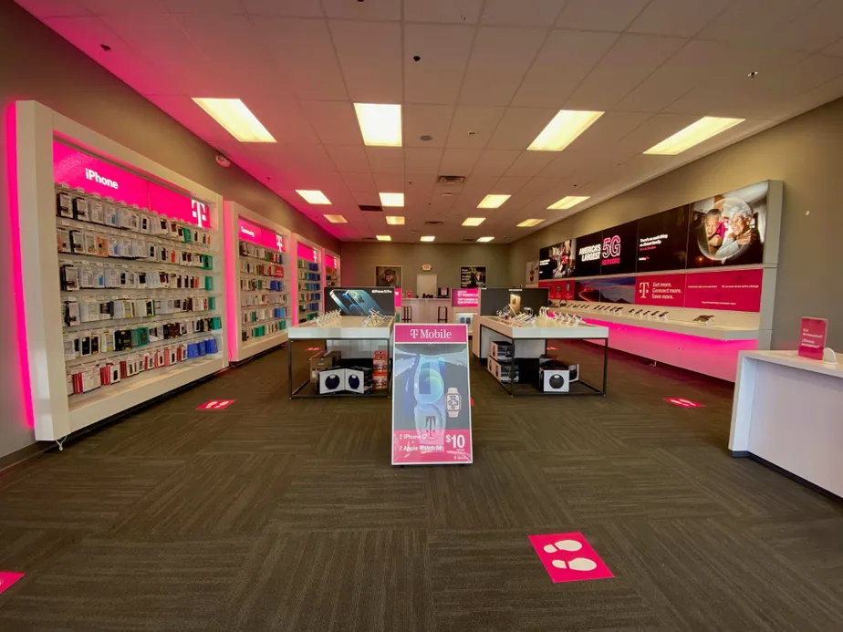 Interior photo of T-Mobile Store at Taryn Trce & Frazeysburg Rd, Zanesville, OH