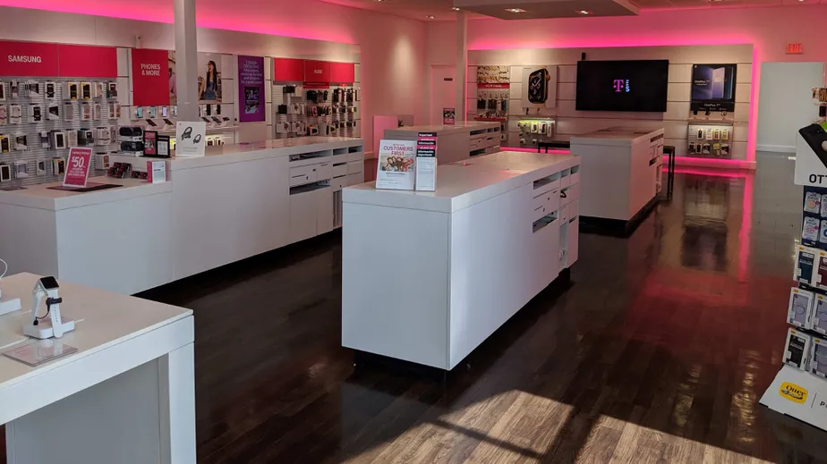 Interior photo of T-Mobile Store at I-40 & Air Depot, Midwest City, OK