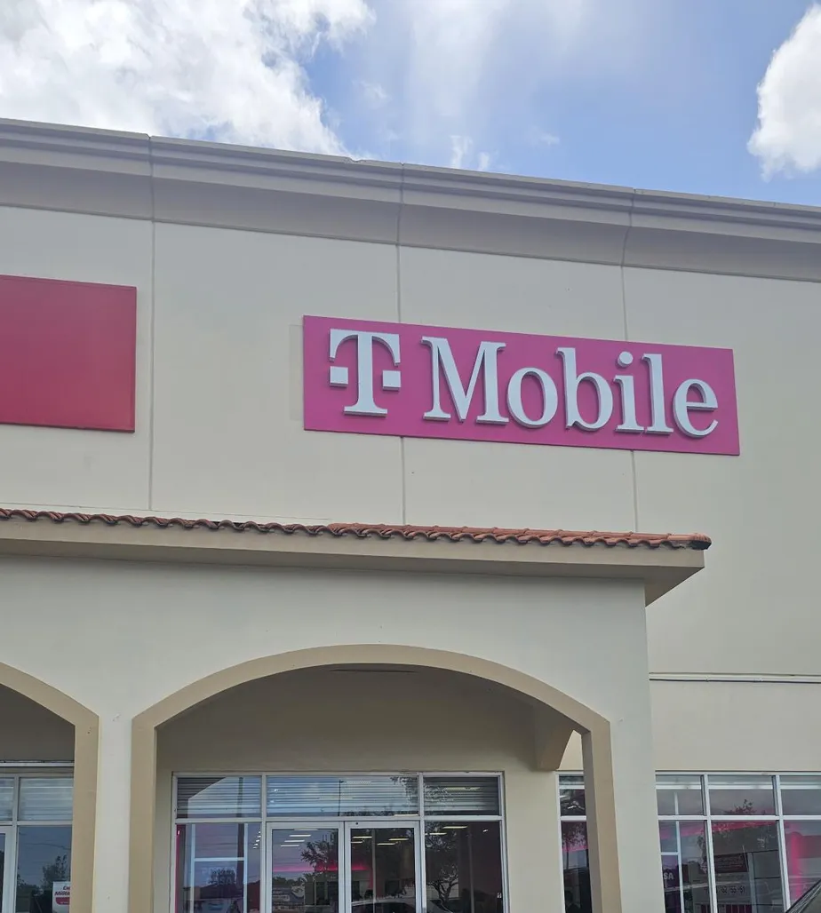  Exterior photo of T-Mobile Store at Plaza Las Vegas, Vega Baja, PR 