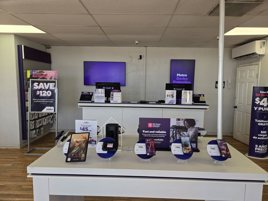 Metro by T-Mobile 12004 Socorro Rd - 12004 Socorro Rd 