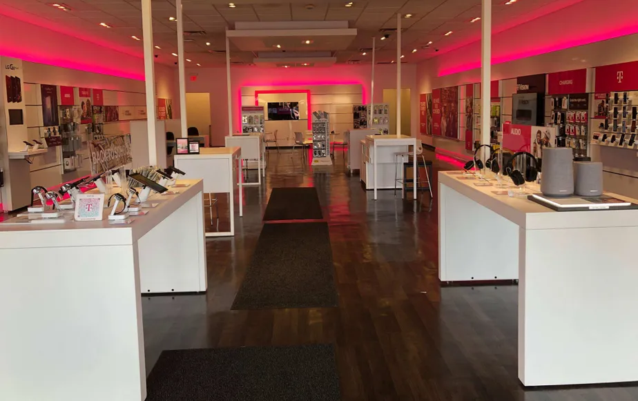 Interior photo of T-Mobile Store at Sunrise & Wellwood, Lindenhurst, NY
