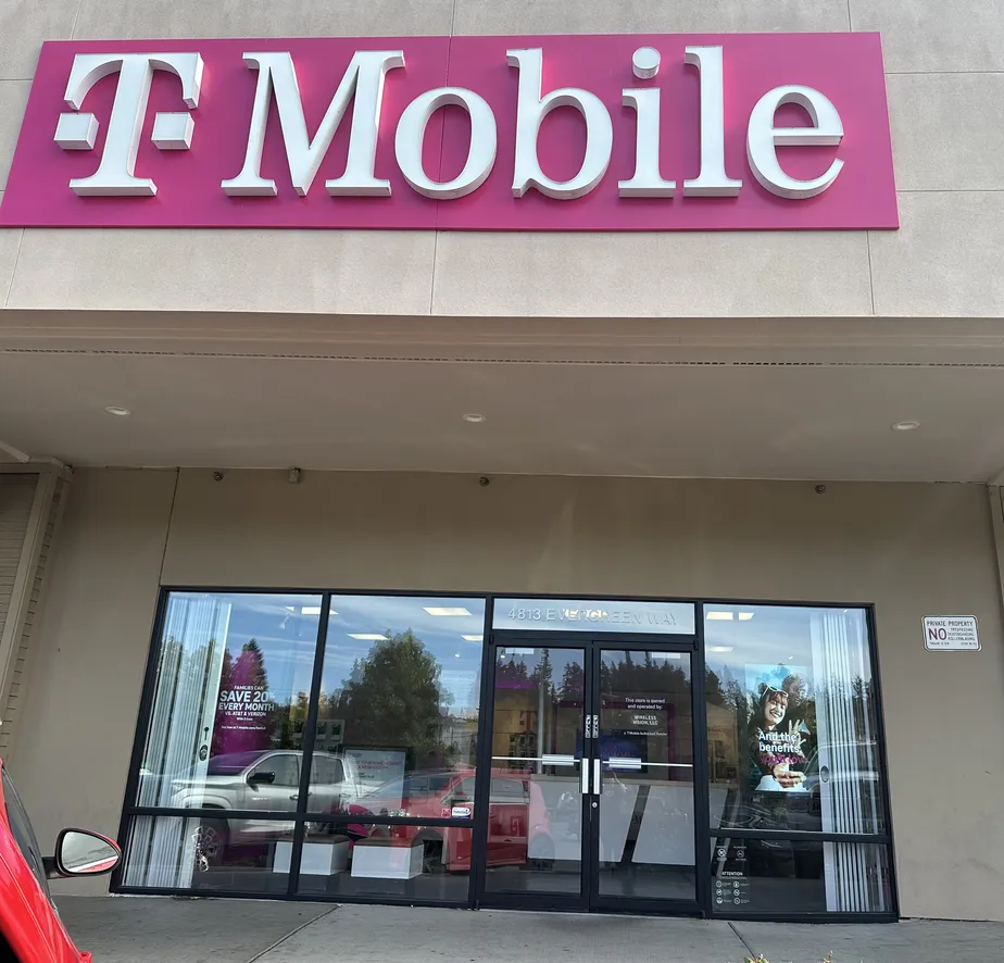  Exterior photo of T-Mobile Store at Evergreen Way & 50th St, Everett, WA 