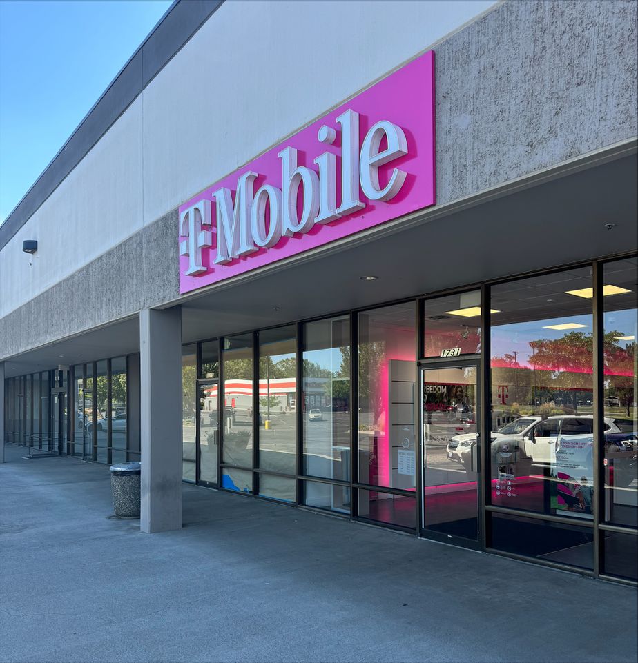 Interior photo of T-Mobile Store at George Washington Way & Mcmurray St, Richland, WA