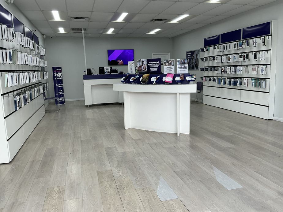 Metro by T-Mobile 12011 Alief Clodine Rd - 12011 Alief Clodine Rd 