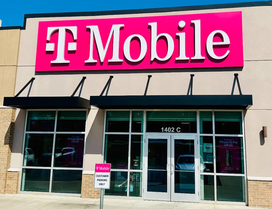  Exterior photo of T-Mobile Store at W Industrial Pkwy & I-65, Saraland, AL 