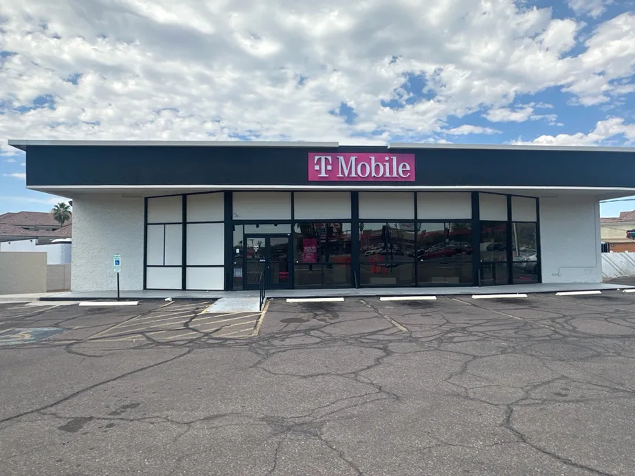  Exterior photo of T-Mobile Store at Cave Creek & Union Hills, Phoenix, AZ 