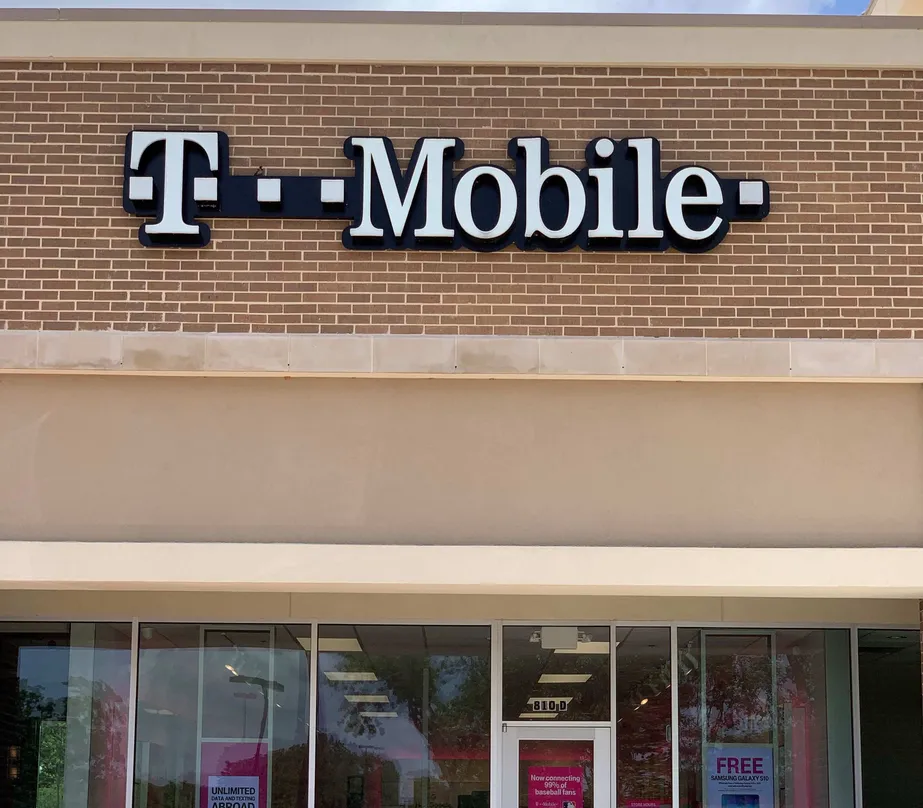 Exterior photo of T-Mobile store at N Dixie Dr & Oyster Creek Dr, Clute, TX