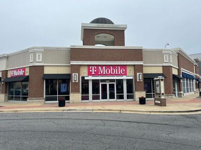 Galaxy S25 Ultra at T-Mobile Woodmore Towne Centre Lanham, MD