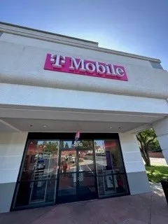 Exterior photo of T-Mobile Store at Cherry & Willow, Long Beach, CA