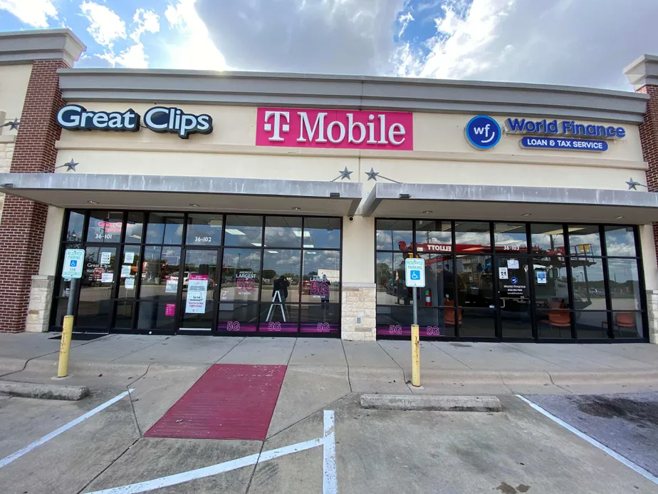 Exterior photo of T-Mobile store at N Main St & Carlos G Parker Blvd Nw, Taylor, TX