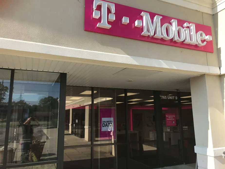 Exterior photo of T-Mobile store at Nilles Rd & Bibury Rd, Fairfield, OH