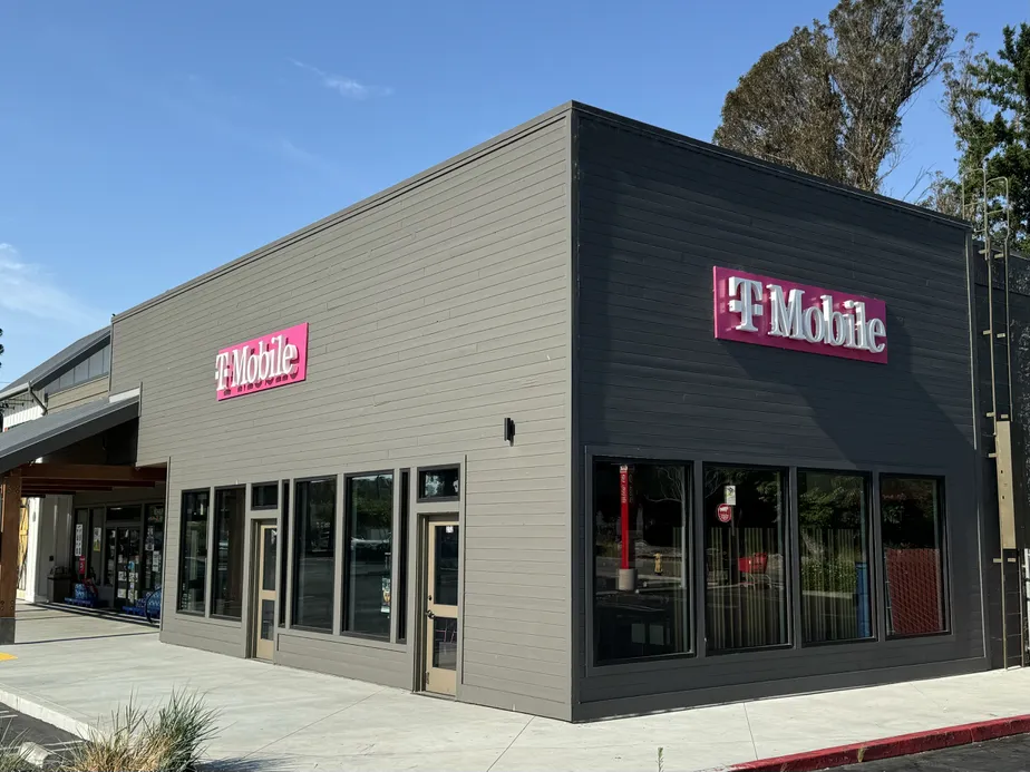 Foto del exterior de la tienda T-Mobile en Scotts Valley Square, Scotts Valley, CA