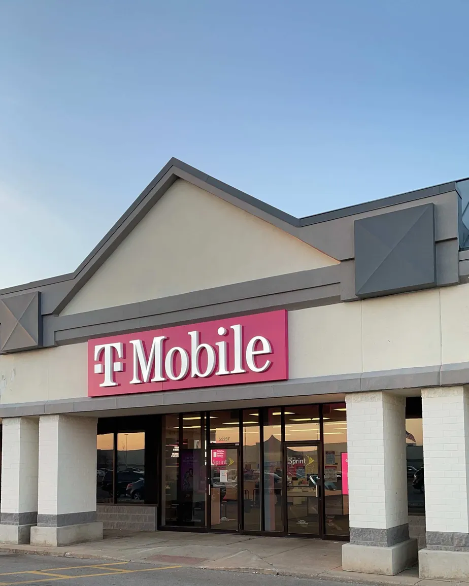 Exterior photo of T-Mobile store at Coldwater Rd & Coldwater Xing, Fort Wayne, IN