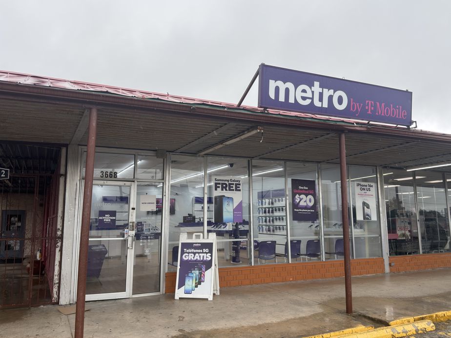 Metro by T-Mobile 3668 Culebra Rd - 3668 Culebra Rd 