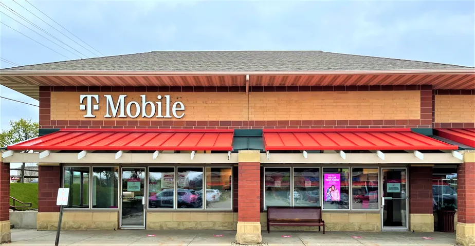 Exterior photo of T-Mobile store at Lien Rd & Eagan Rd, Madison, WI