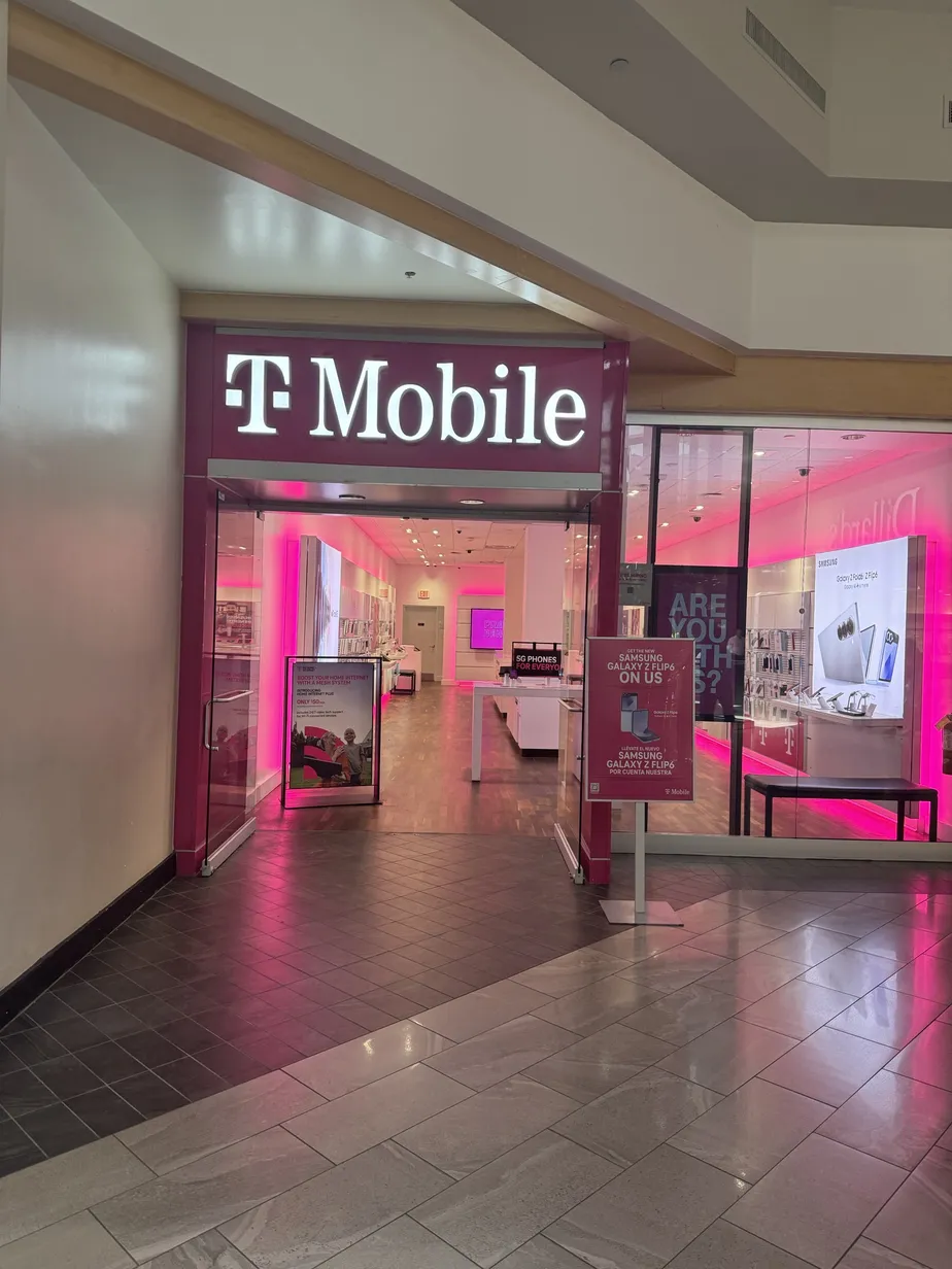  Exterior photo of T-Mobile Store at Perimeter Mall, Atlanta, GA 