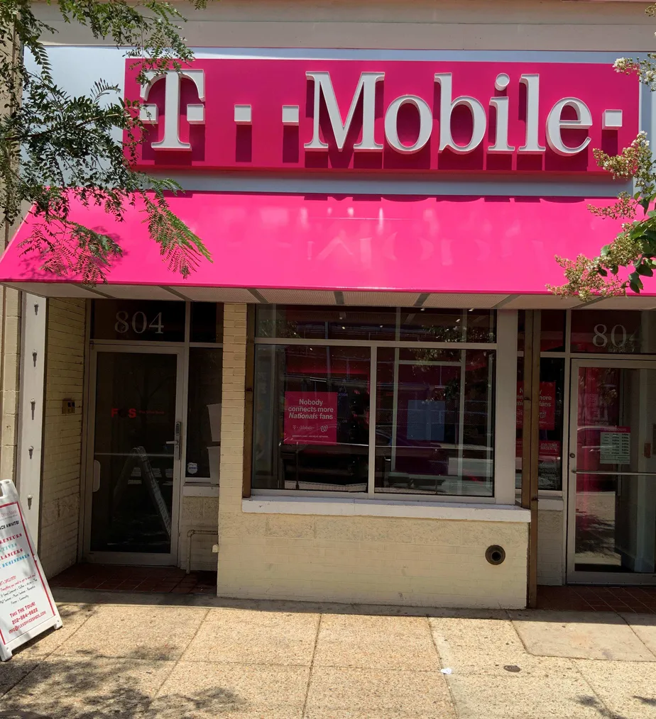  Exterior photo of T-Mobile store at H St Ne & 8th St Ne, Washington, DC 