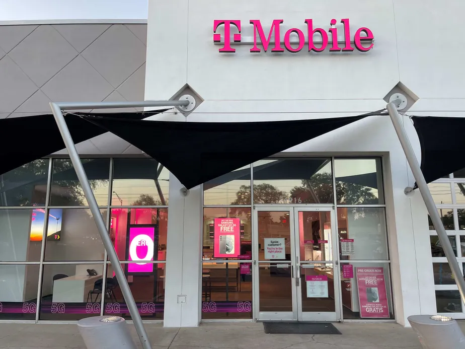 Exterior photo of T-Mobile store at W Brandon Blvd & Providence Rd, Brandon, FL