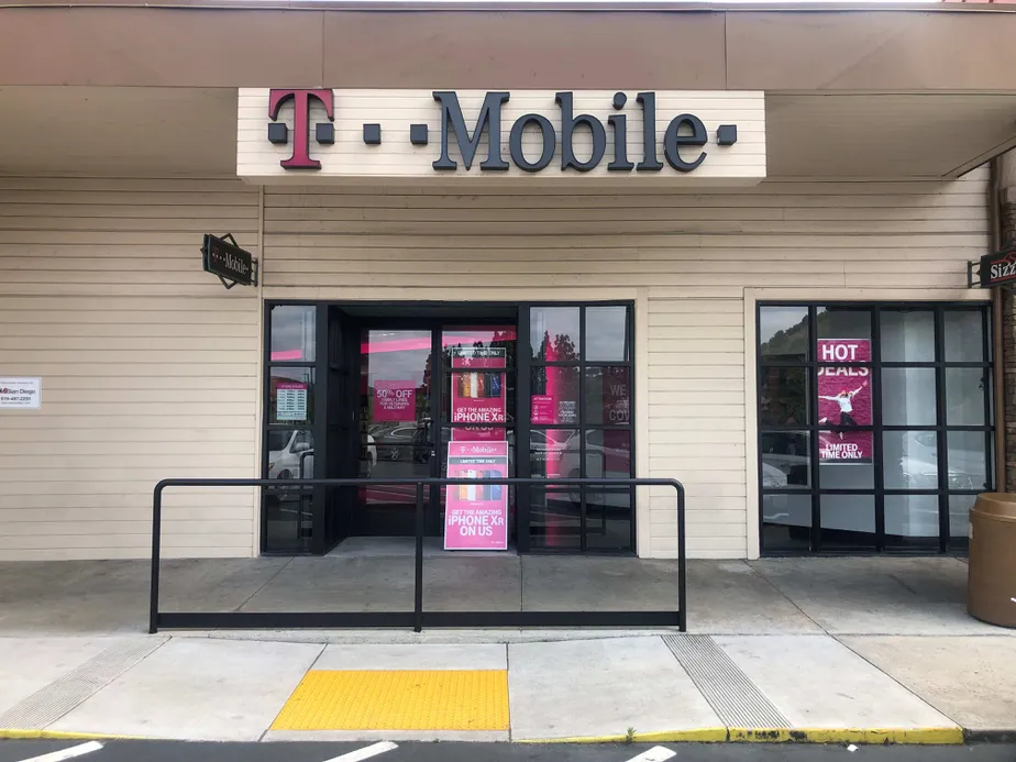 Exterior photo of T-Mobile store at Murphy Canyon & Aero 2, San Diego, CA