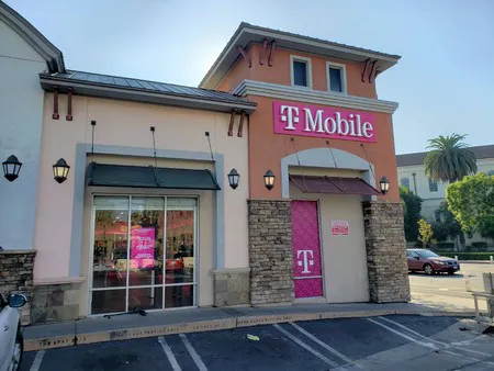  Exterior photo of T-Mobile Store at Figueroa & Adams, Los Angeles, CA 