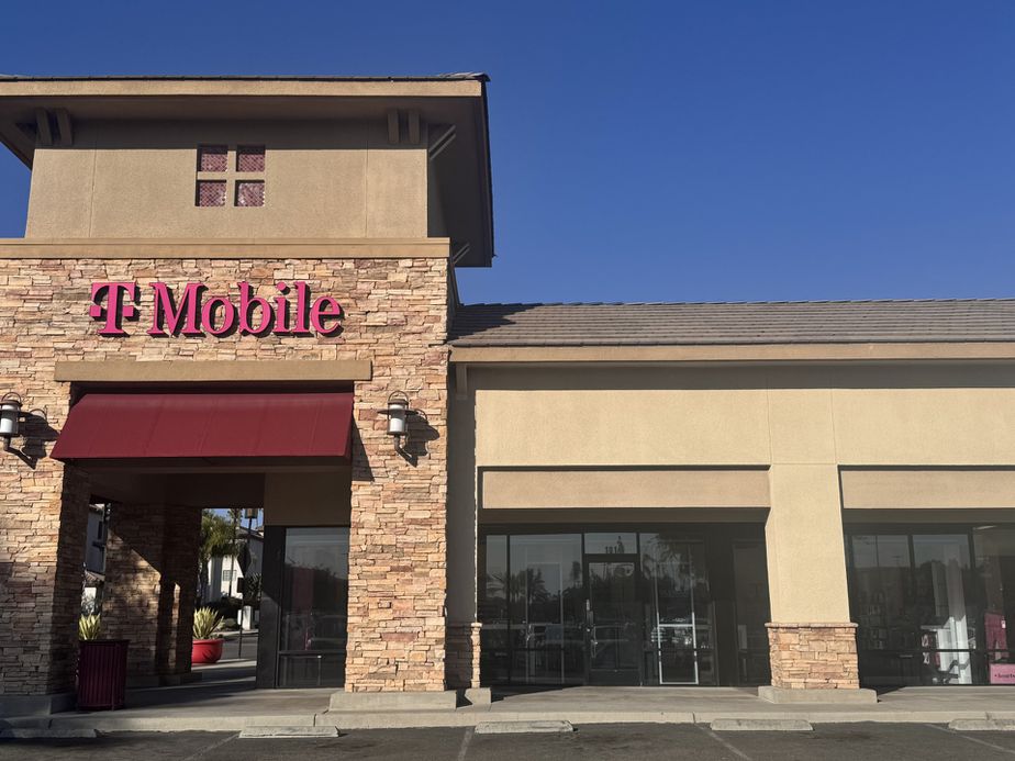 Exterior photo of T-Mobile Store at Nordahl Marketplace, San Marcos, CA