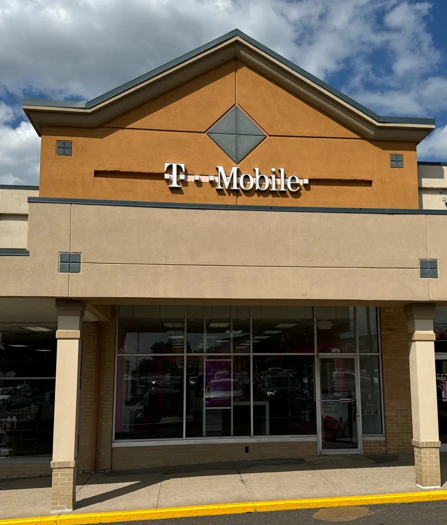  Exterior photo of T-Mobile Store at Route 113 & Route 309, Souderton, PA 