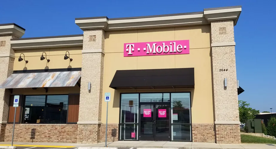 Exterior photo of T-Mobile store at Wilma Rudolph Blvd & Needmore Rd, Clarksville, TN