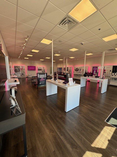 Interior photo of T-Mobile Store at US Hwy 82 & Lawrence St, Gainesville, TX