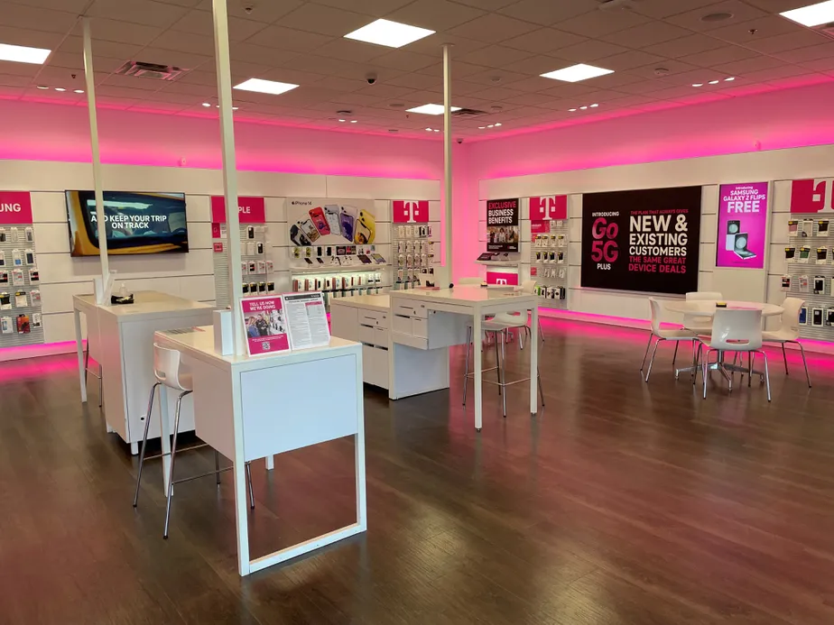 Interior photo of T-Mobile Store at Barry Rd & US 169, Kansas City, MO