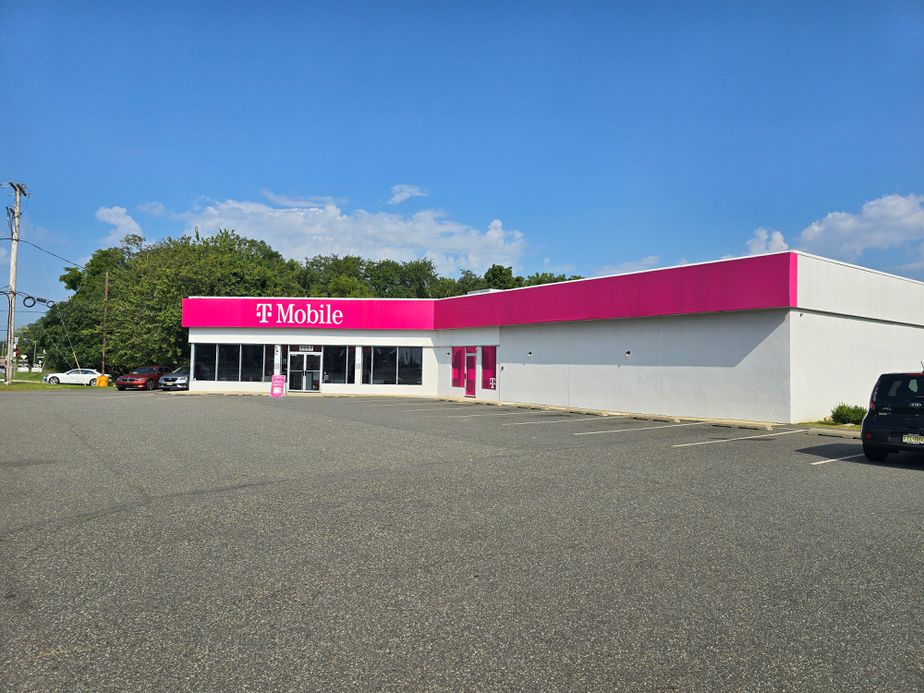 Exterior photo of T-Mobile Store at Hwy 35 N & Miller, Hazlet, NJ