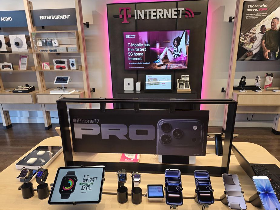  Interior photo of T-Mobile Store at Mililani Shopping Center, Mililani, HI 