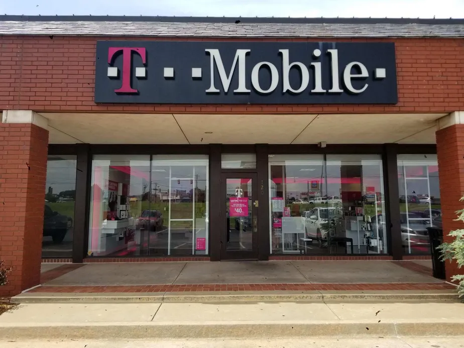  Exterior photo of T-Mobile store at Brixton Square, Oklahoma City, OK 