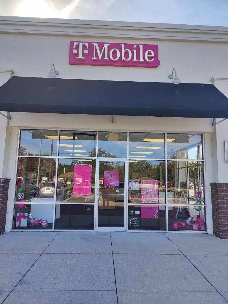 Exterior photo of T-Mobile Store at S State Road 228 & Phantom Ln, Macclenny, FL