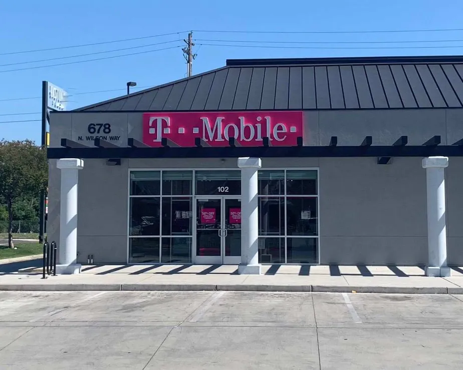  Exterior photo of T-Mobile store at Wilson & Fremont, Stockton, CA 