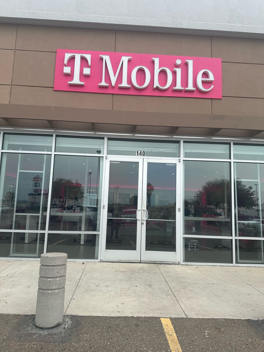 Exterior photo of T-Mobile Store at Bob Bullock & Clark, Laredo, TX