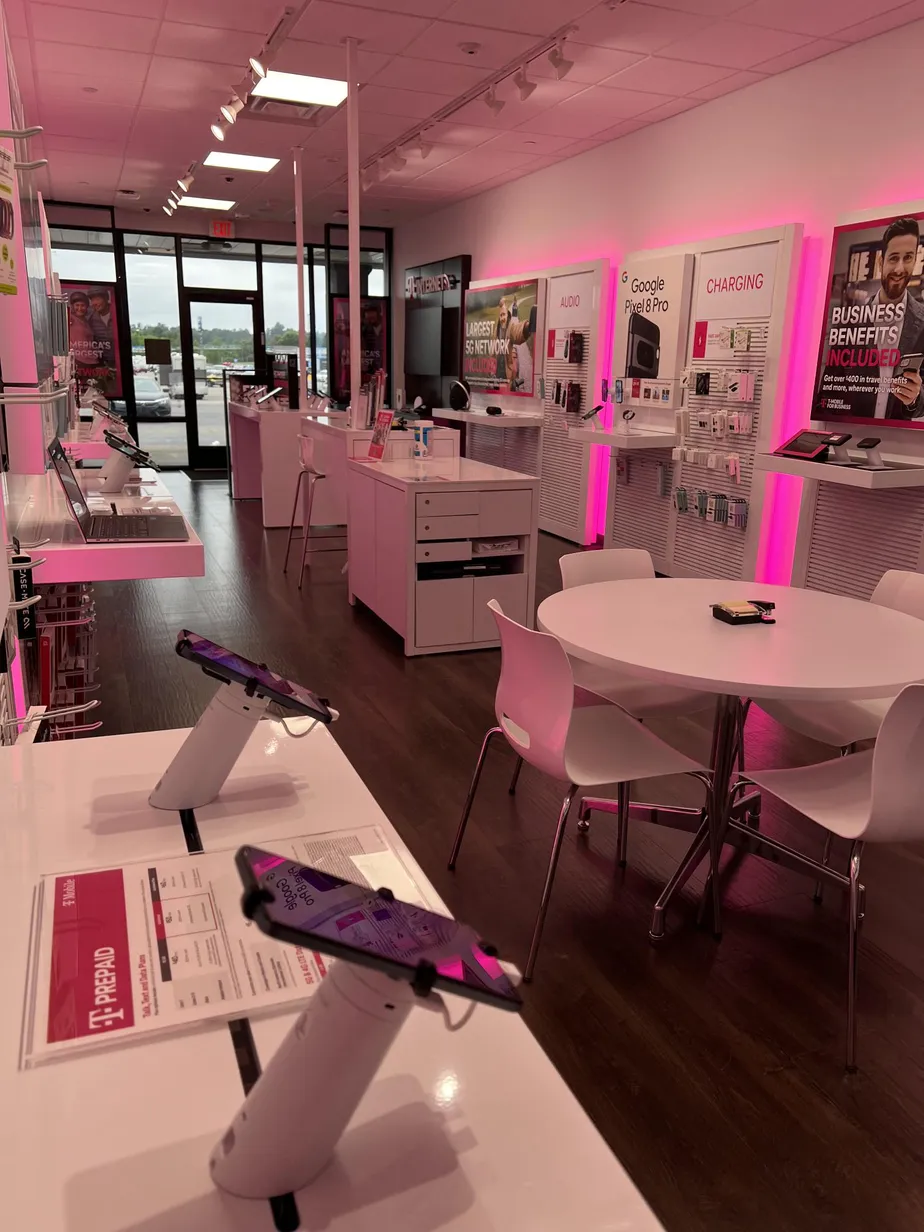  Interior photo of T-Mobile Store at Logan Commons, Logan, OH 